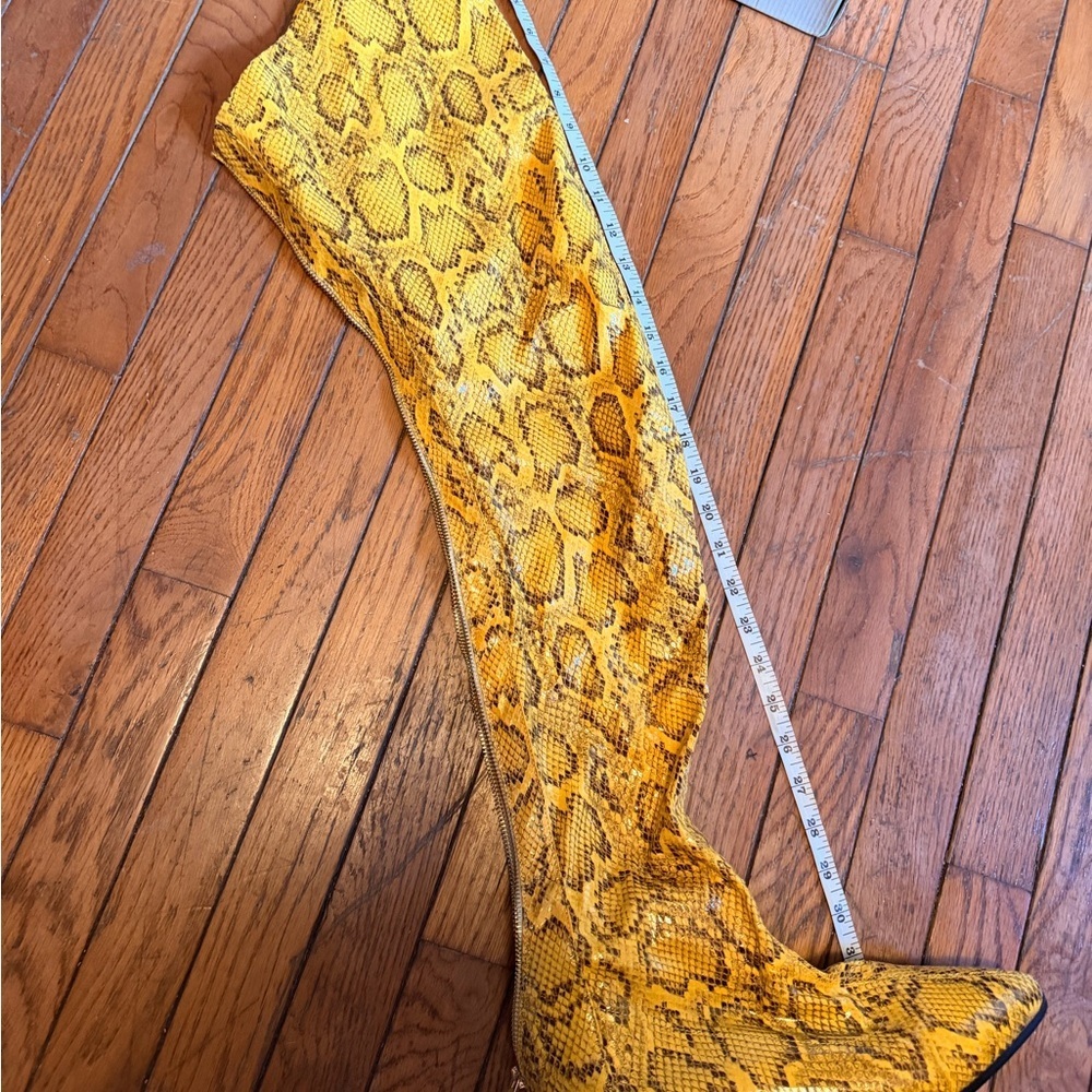 Stylish Yellow Snakeskin Over-the-Knee Boots - Picture 8 of 8